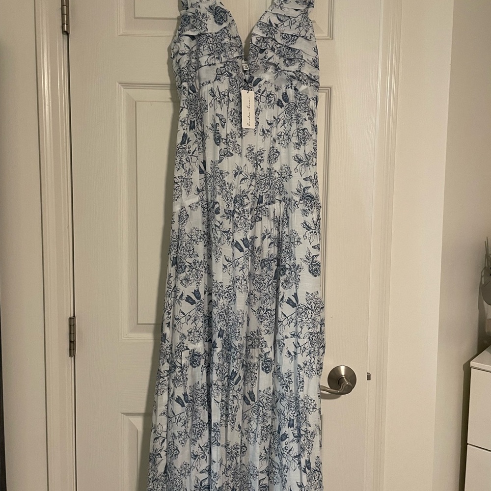 Elegant Blue Floral Maxi Dress